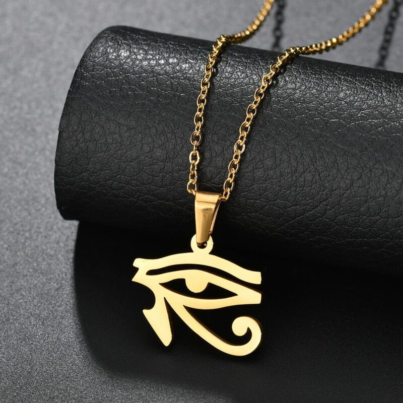 Sifisrri Pendentif lettre grecque en acier inoxydable pour hommes et femmes MinimstartPrairie Evil Eyes of Horus 5 | Esoteria.shop